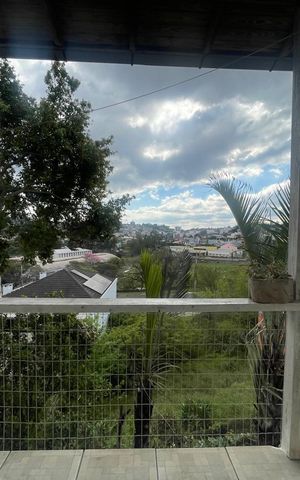 Casa à venda com 110m², 2 quartos e 3 vagas