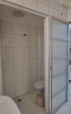 Apartamento à venda com 77m², 2 quartos e 1 vagaBanheiro de serviço
