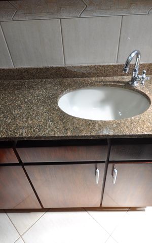 Apartamento à venda com 77m², 2 quartos e 1 vagaBanheiro