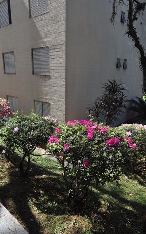 Apartamento à venda com 77m², 2 quartos e 1 vagaÁrea comum