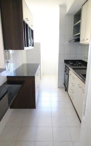 Apartamento para alugar com 74m², 2 quartos e 2 vagasCozinha