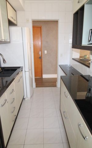 Apartamento para alugar com 74m², 2 quartos e 2 vagasCozinha