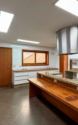 Casa à venda com 452m², 3 quartos e 9 vagas