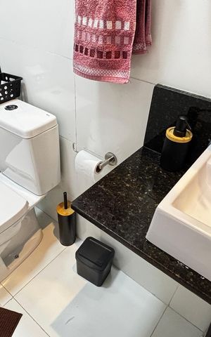 Apartamento à venda com 74m², 2 quartos e 1 vaga Apartamento à venda com 74m², 2 quartos e 1 vagaBanheiro