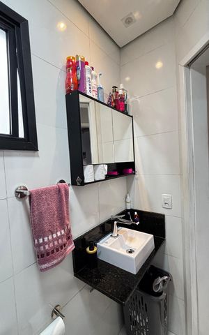 Apartamento à venda com 74m², 2 quartos e 1 vaga Apartamento à venda com 74m², 2 quartos e 1 vagaBanheiro