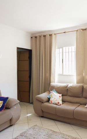 Casa à venda com 255m², 3 quartos e 8 vagas Casa à venda com 255m², 3 quartos e 8 vagasSala