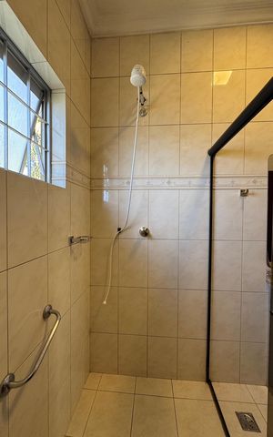 Casa para alugar com 120m², 4 quartos e 2 vagas Casa para alugar com 120m², 4 quartos e 2 vagasBanheiro