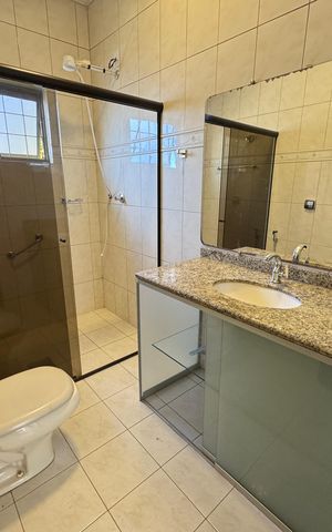 Casa para alugar com 120m², 4 quartos e 2 vagas Casa para alugar com 120m², 4 quartos e 2 vagasBanheiro