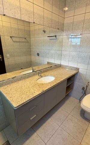 Casa para alugar com 120m², 4 quartos e 2 vagas Casa para alugar com 120m², 4 quartos e 2 vagasBanheiro da Suíte