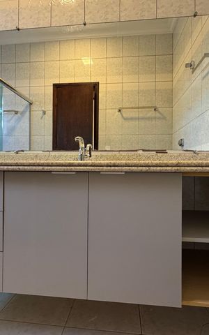 Casa para alugar com 120m², 4 quartos e 2 vagas Casa para alugar com 120m², 4 quartos e 2 vagasBanheiro da Suíte