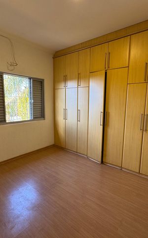 Casa para alugar com 120m², 4 quartos e 2 vagas Casa para alugar com 120m², 4 quartos e 2 vagasSuíte
