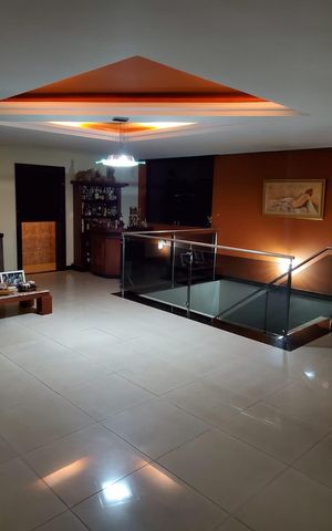Casa para alugar com 300m², 4 quartos e 5 vagas Casa para alugar com 300m², 4 quartos e 5 vagasSala