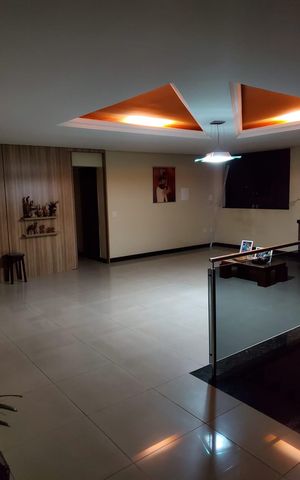 Casa para alugar com 300m², 4 quartos e 5 vagas Casa para alugar com 300m², 4 quartos e 5 vagasSala
