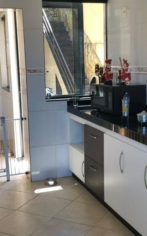 Casa para alugar com 300m², 4 quartos e 5 vagas Casa para alugar com 300m², 4 quartos e 5 vagasCozinha