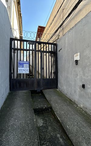 Casa à venda com 70m², 2 quartos e sem vagaFachada + placa