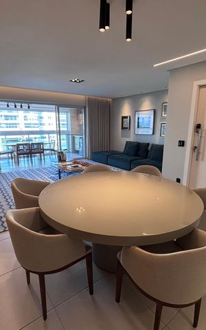Apartamento à venda com 195m², 4 quartos e 3 vagasSala