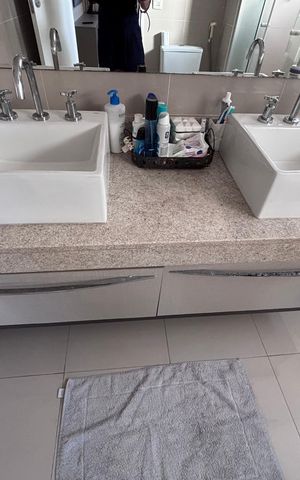 Apartamento à venda com 195m², 4 quartos e 3 vagasBanheiro do Quarto 1