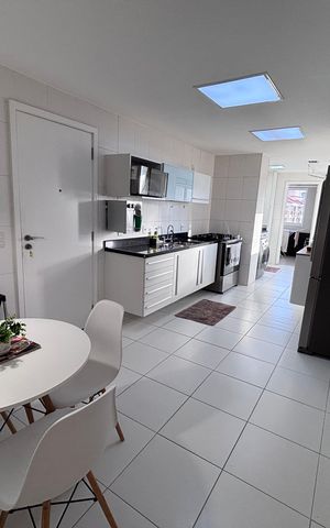 Apartamento à venda com 195m², 4 quartos e 3 vagasCozinha