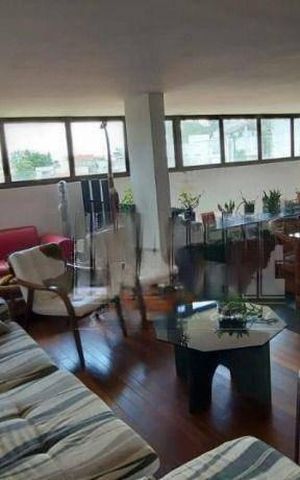 Casa à venda com 450m², 5 quartos e 6 vagas