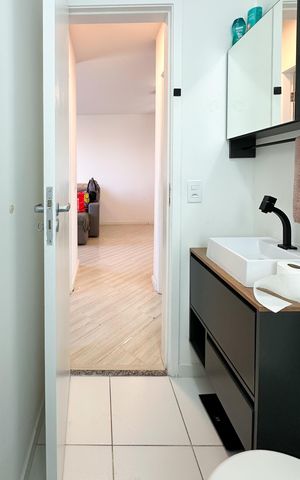 Apartamento à venda com 98m², 2 quartos e 1 vaga Apartamento à venda com 98m², 2 quartos e 1 vagaBanheiro Social