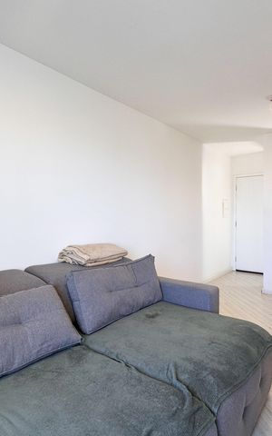 Apartamento à venda com 98m², 2 quartos e 1 vaga Apartamento à venda com 98m², 2 quartos e 1 vagaSala