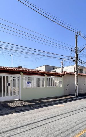 Casa à venda com 200m², 2 quartos e 5 vagasFachada + plaquinha