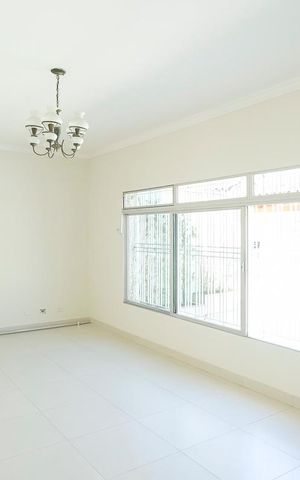 Casa à venda com 200m², 2 quartos e 5 vagasSala