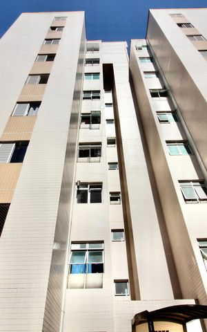 Apartamento à venda com 64m², 3 quartos e 1 vaga Apartamento à venda com 64m², 3 quartos e 1 vagaFachada