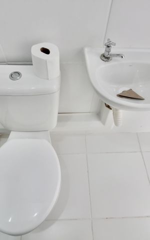 Apartamento à venda com 33m², 2 quartos e sem vaga Apartamento à venda com 33m², 2 quartos e sem vagaBanheiro