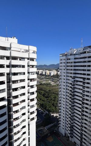 Apartamento à venda com 65m², 2 quartos e 1 vaga Apartamento à venda com 65m², 2 quartos e 1 vagaVaranda