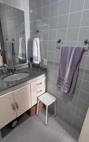 Apartamento à venda com 65m², 2 quartos e 1 vaga Apartamento à venda com 65m², 2 quartos e 1 vagaBanheiro