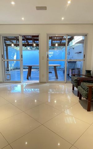 Casa de condomínio à venda com 107m², 2 quartos e 2 vagas Casa de condomínio à venda com 107m², 2 quartos e 2 vagasSala