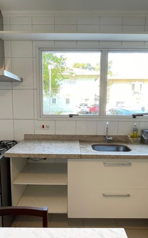 Casa de condomínio à venda com 107m², 2 quartos e 2 vagas Casa de condomínio à venda com 107m², 2 quartos e 2 vagasCozinha