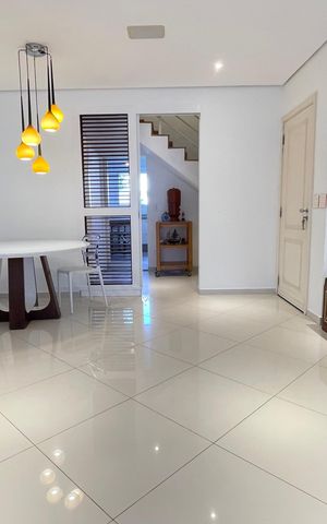 Casa de condomínio à venda com 107m², 2 quartos e 2 vagas Casa de condomínio à venda com 107m², 2 quartos e 2 vagasSala