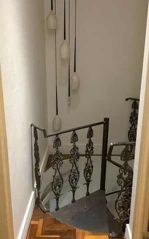 Apartamento para alugar com 98m², 3 quartos e 1 vaga Apartamento para alugar com 98m², 3 quartos e 1 vagaEscada