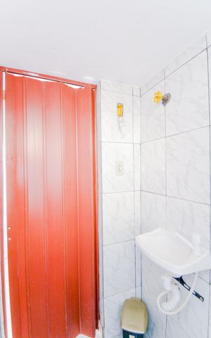 Casa para alugar com 140m², 2 quartos e 2 vagasBanheiro Social