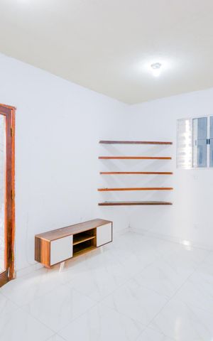 Casa para alugar com 140m², 2 quartos e 2 vagasSala