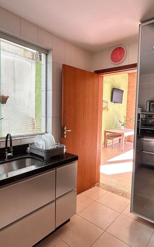 Casa para alugar com 220m², 3 quartos e 4 vagas