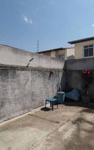 Casa de condomínio para alugar com 140m², 4 quartos e 2 vagasQuintal