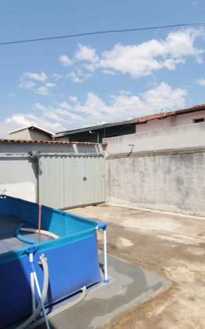 Casa de condomínio para alugar com 140m², 4 quartos e 2 vagasQuintal