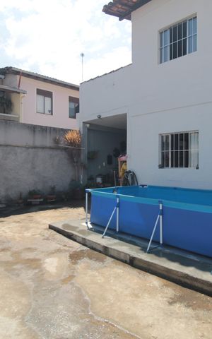 Casa de condomínio para alugar com 140m², 4 quartos e 2 vagasQuintal