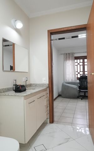 Casa para alugar com 189m², 4 quartos e 2 vagasBanheiro da Suíte 1