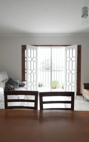 Casa para alugar com 189m², 4 quartos e 2 vagasSala