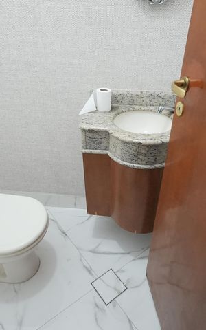 Casa para alugar com 189m², 4 quartos e 2 vagasBanheiro Social