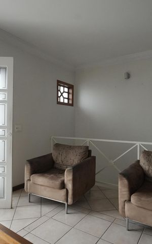 Casa para alugar com 189m², 4 quartos e 2 vagasSala