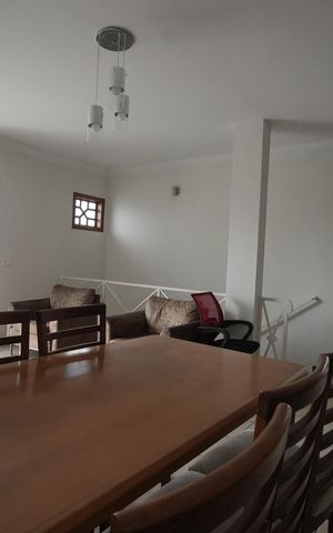 Casa para alugar com 189m², 4 quartos e 2 vagasSala