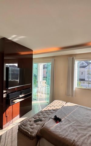 Casa de condomínio à venda com 600m², 3 quartos e 3 vagas Casa de condomínio à venda com 600m², 3 quartos e 3 vagasSuíte 1