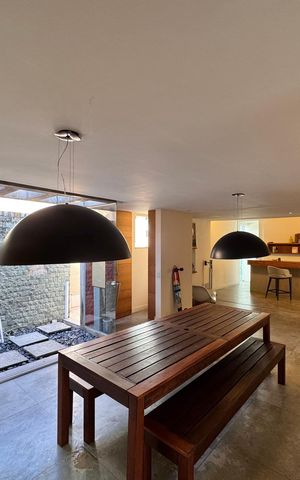 Casa de condomínio à venda com 600m², 3 quartos e 3 vagas Casa de condomínio à venda com 600m², 3 quartos e 3 vagasSala
