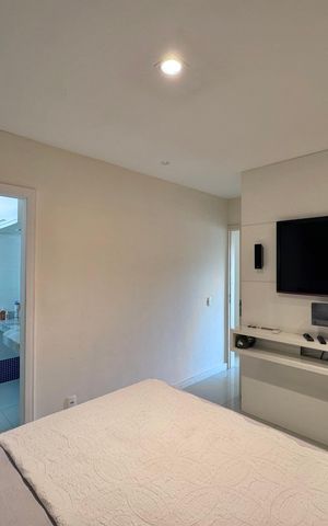 Casa de condomínio à venda com 600m², 3 quartos e 3 vagas Casa de condomínio à venda com 600m², 3 quartos e 3 vagasSuíte 2