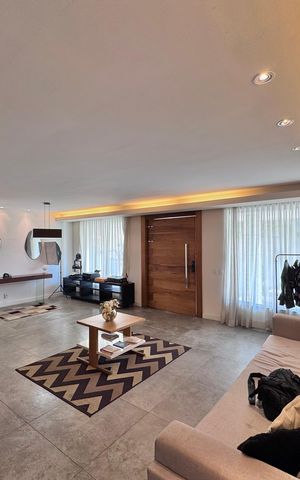Casa de condomínio à venda com 600m², 3 quartos e 3 vagas Casa de condomínio à venda com 600m², 3 quartos e 3 vagasSala